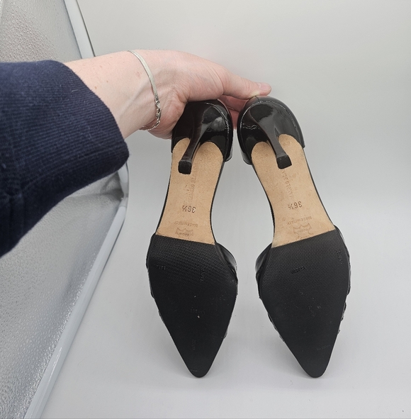 Manolo Blahnik Glossy Black Heels - Picture 4 of 4